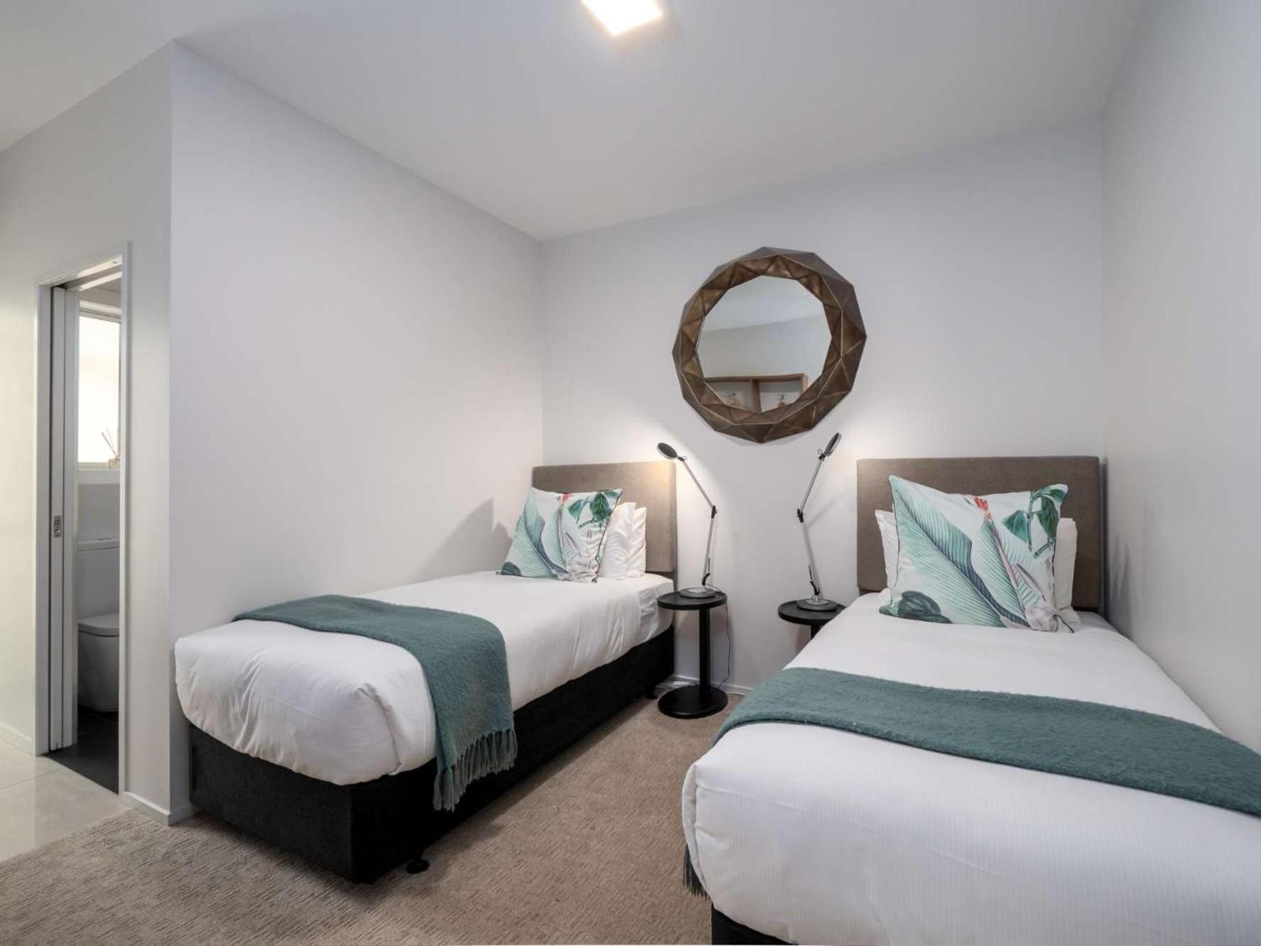 Papillon, A Relax It'S Done Luxury Holiday Home Queenstown Exterior photo