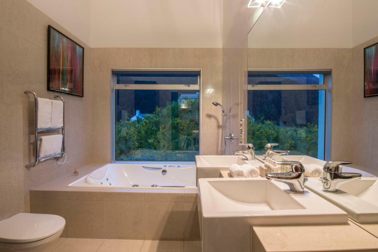 Papillon, A Relax It'S Done Luxury Holiday Home Queenstown Exterior photo
